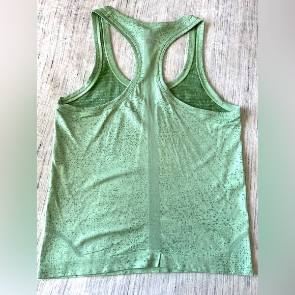 Lululemon swiftly tech racerback tank 2.0, race length - Picture 4 of 9
